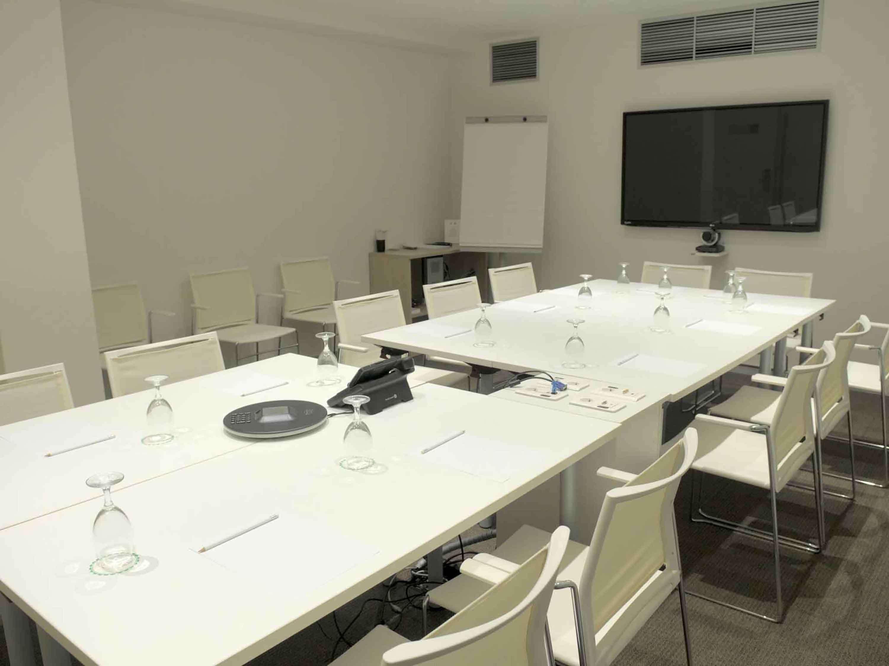 Ibis 2* Lleida