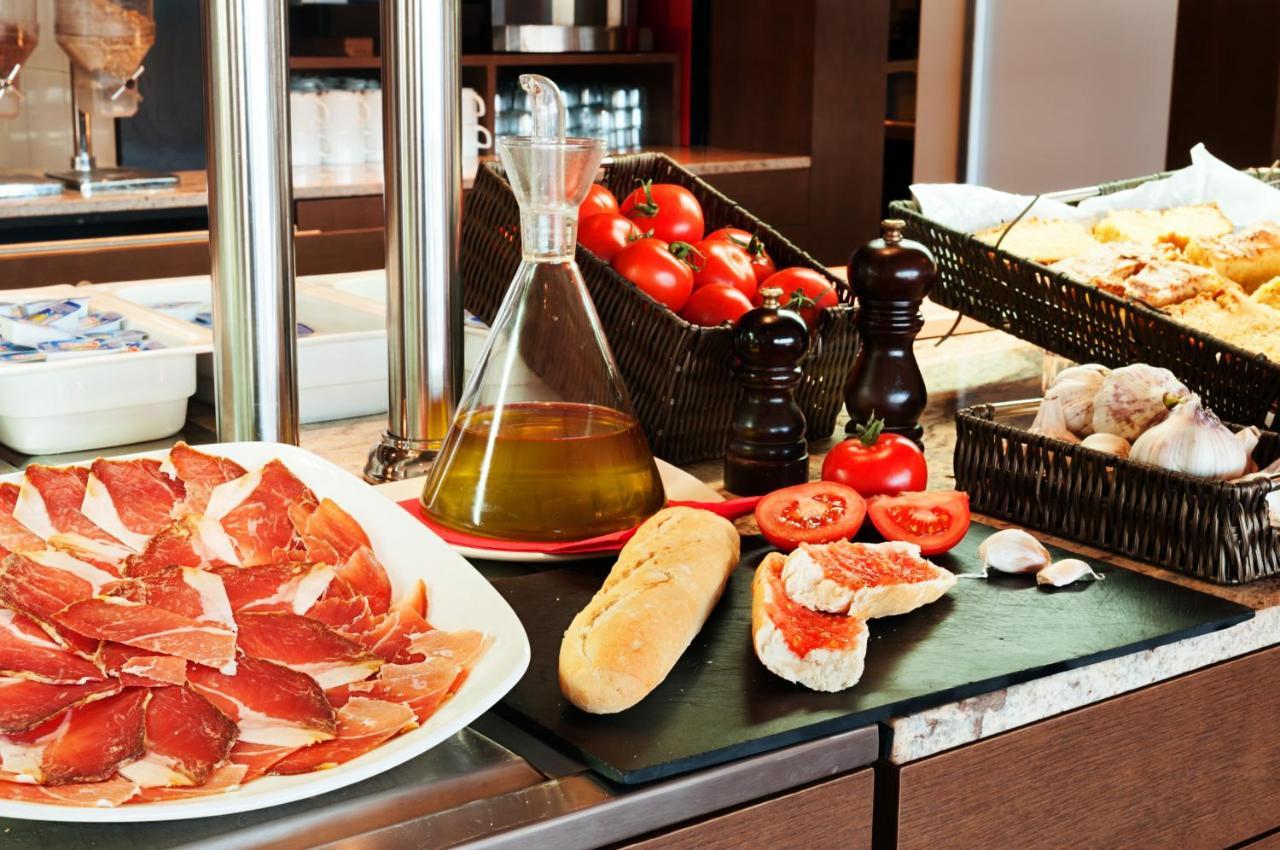 Ibis Hotel 2*